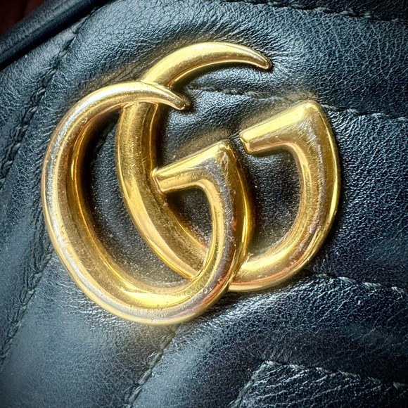 Gucci (GG Logo) Marmont Matelassé Leather Bag - Picture 2 of 13